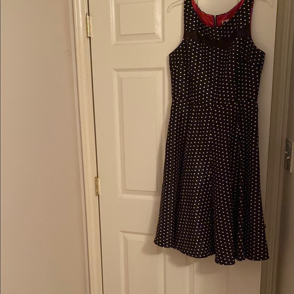 Chic Polka Dot Sleeveless Dress